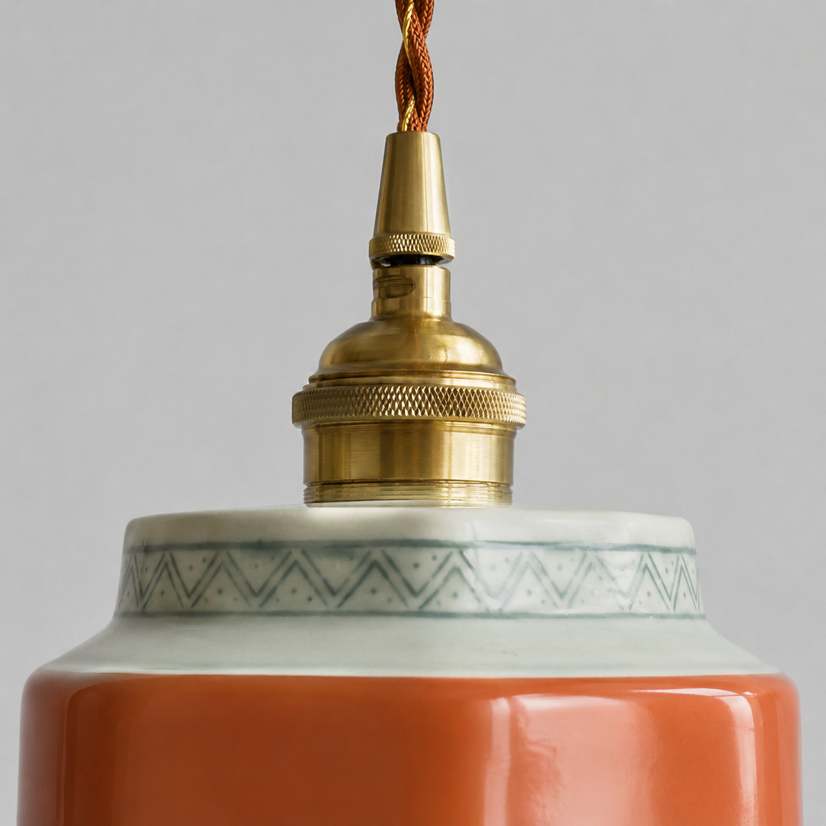 Soucoupe Suspension en Céramique Émaillée